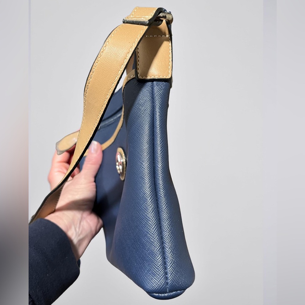 Giani Bernini Navy &Tan Crossbody Bag, EUC, man made material, clean, 9 x 8.5” - Picture 6 of 15